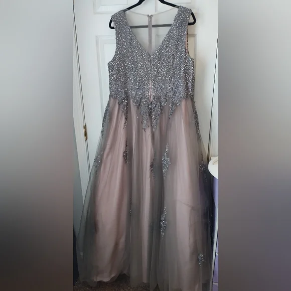 Elegant Gray and Lavender Embellished Gown - Picture 7 of 13